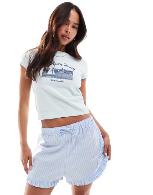 Camiseta azul pastel con diseño encogido y estampado gráfico de yate de ASOS DESIGN