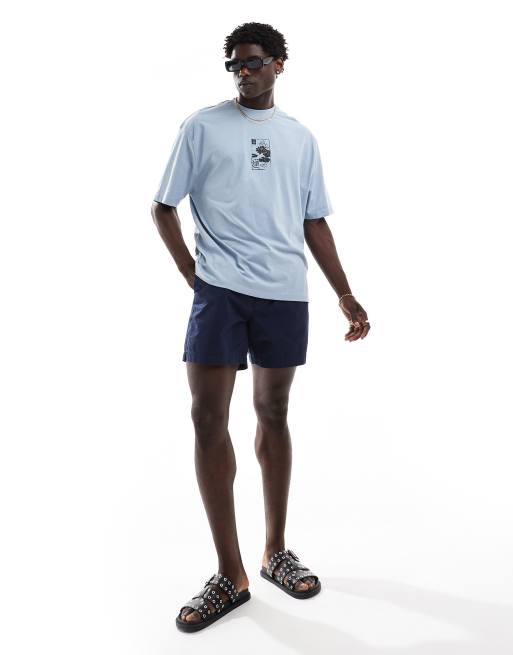 Camiseta azul polvoriento extragrande con estampado de souvenir en el pecho de ASOS DESIGN, 2 de 4