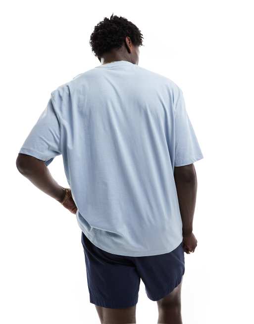 Camiseta azul polvoriento extragrande con estampado de souvenir en el pecho de ASOS DESIGN, 4 de 4