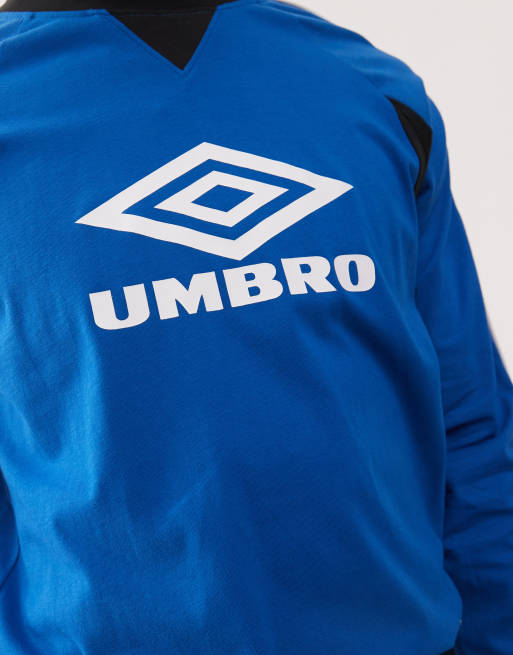 Camiseta azul y blanca de manga larga con detalle de paneles de Umbro, 4 de 4