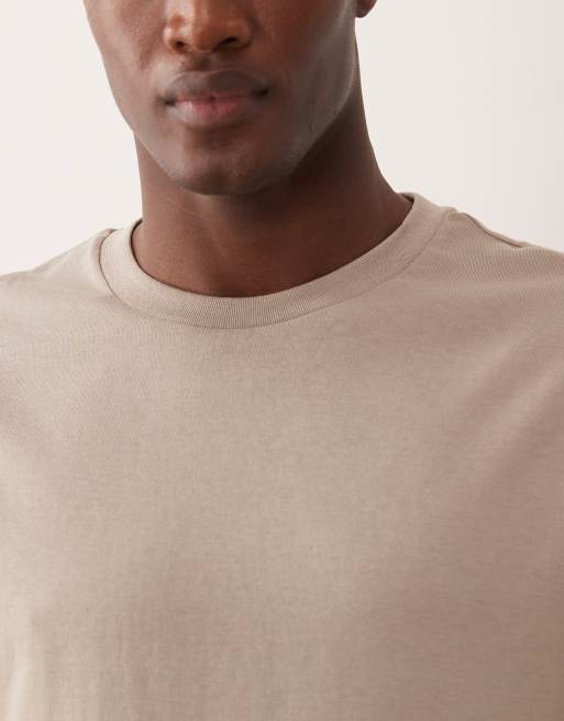 Camiseta beis básica de corte estándar Essentials de ASOS DESIGN, 5 de 5