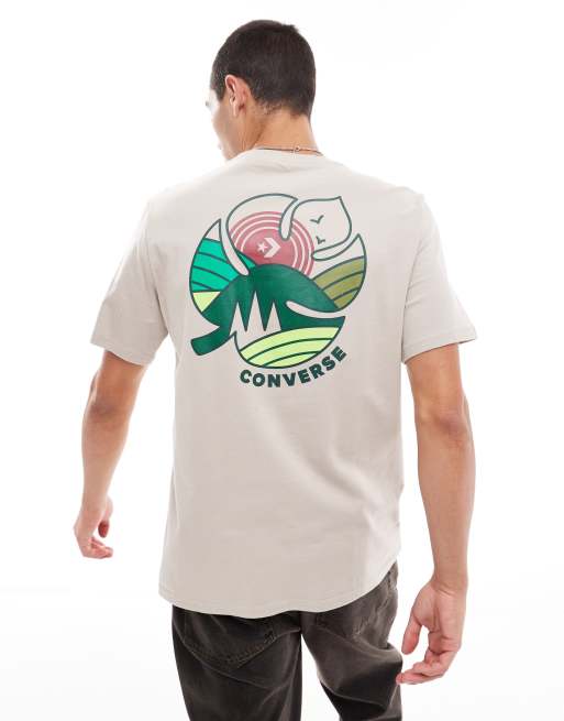 Camiseta beis con estampado trasero de Converse