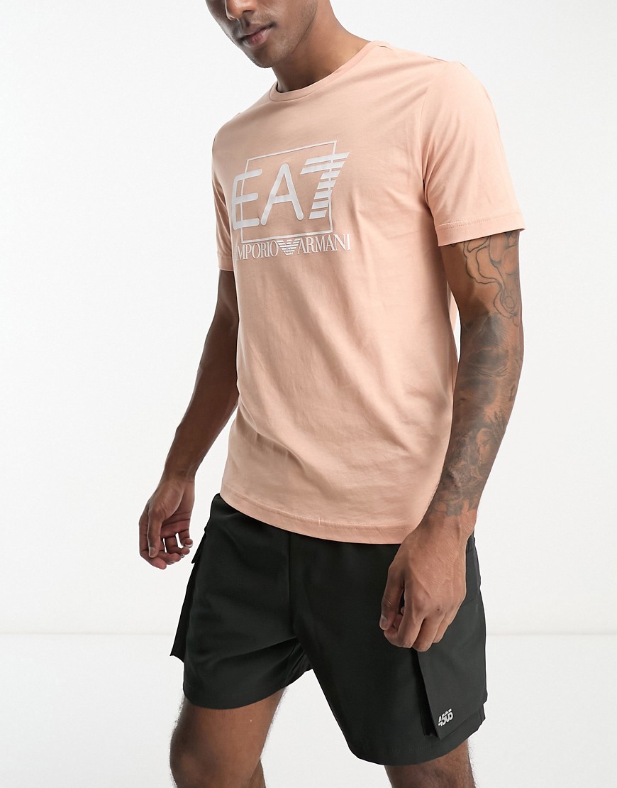 camiseta beis con logo grande ea7 visibility de emporio armani-rojo