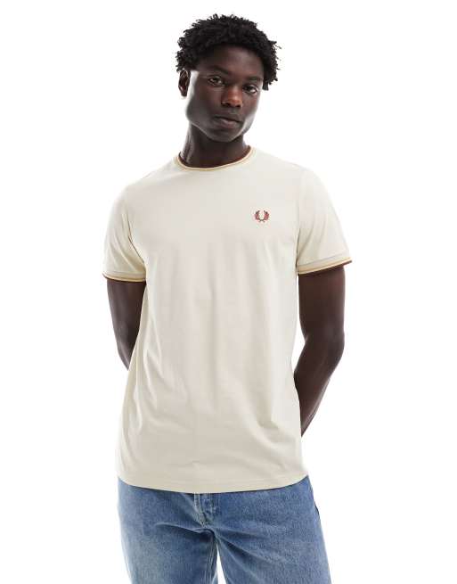 Camiseta beis con ribetes dobles de Fred Perry