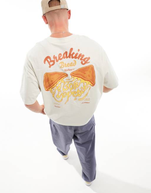 Camiseta beis extragrande con estampado de dibujo en la espalda de ASOS DESIGN