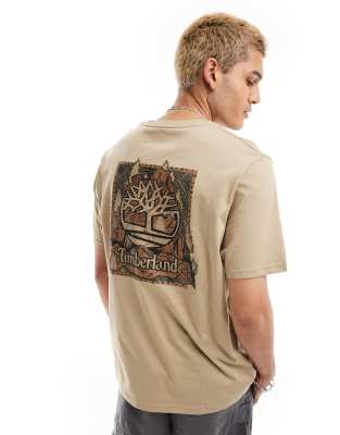 Camiseta beis extragrande con estampado en la espalda de logo de árbol con fondo de camuflaje exclusiva en ASOS de Timberland