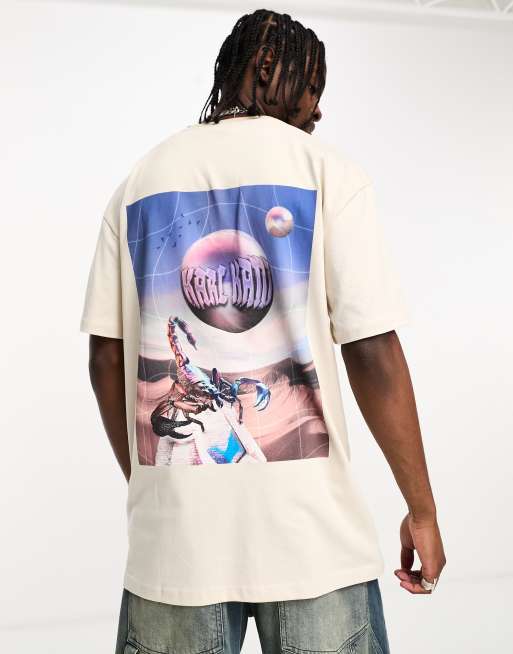 Camiseta beis extragrande con estampado gráfico en la espalda y logo pequeño de Karl Kani