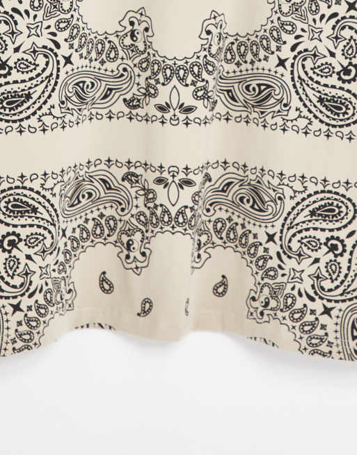 Camiseta beis extragrande con estampado integral de cachemir de Sixth June (parte de un conjunto), 3 de 4