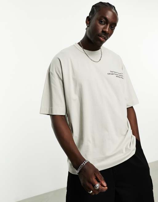 Camiseta beis extragrande con logo estampado en el pecho de ASOS Dark Future