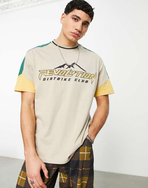Camiseta beis holgada con diseño color block y estampado de exterior de ASOS DESIGN