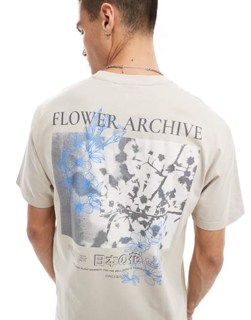 Camiseta beis holgada con estampado botánico en la espalda de ONLY & SONS