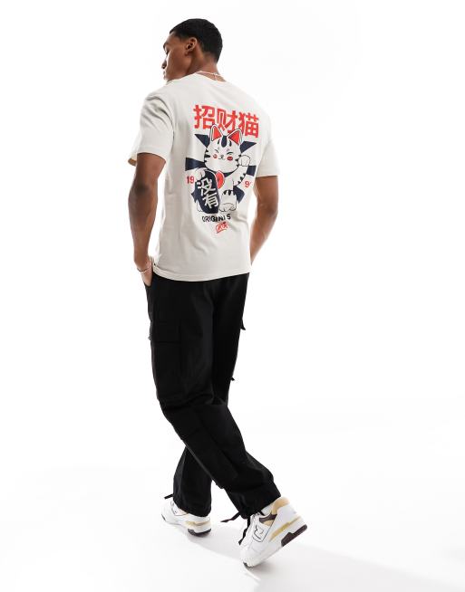 Camiseta beis holgada con estampado de gato de la suerte en la espalda de Jack & Jones