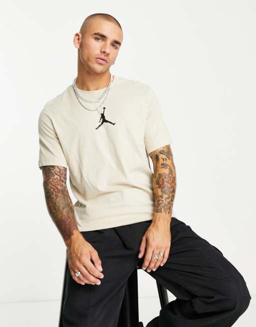 Camiseta beis ratán con logo en el centro Jumpman de Jordan