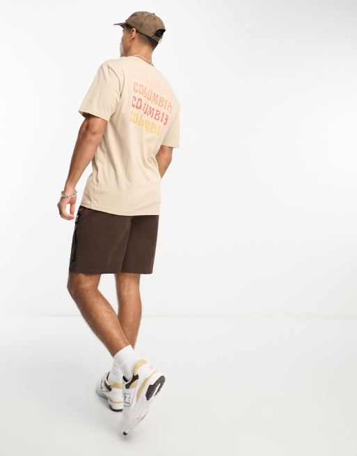 Camiseta beis Unionville exclusiva en ASOS de Columbia