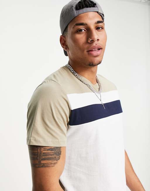 Camiseta beis y blanca larga con diseño color block y bajo redondeado de Jack & Jones Originals