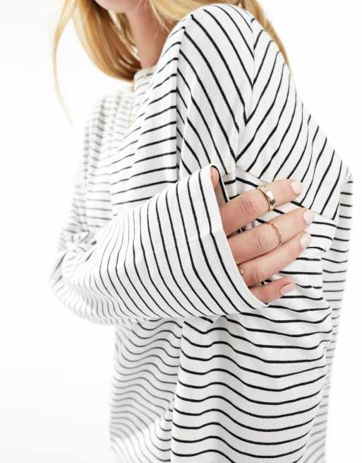 Camiseta blanca a rayas negras de manga larga con cuello barco de ASOS DESIGN, 3 de 4