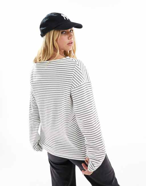 Camiseta blanca a rayas negras de manga larga con cuello barco de ASOS DESIGN, 4 de 4