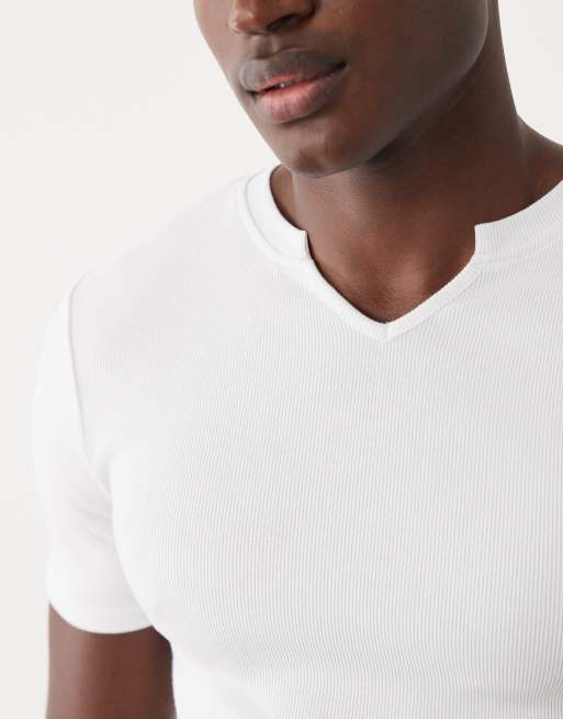 Camiseta blanca ajustada con muesca en el cuello de canalé de ASOS DESIGN, 3 de 5