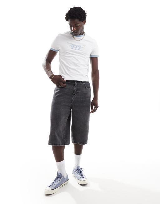Camiseta blanca ajustada con ribetes y estampado de ángel en el pecho de ASOS DESIGN, 3 de 4