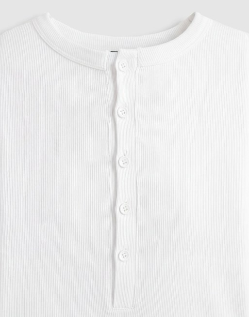 Camiseta blanca ajustada de manga larga con cuello panadero de canalé de ASOS DESIGN  , 9 de 9