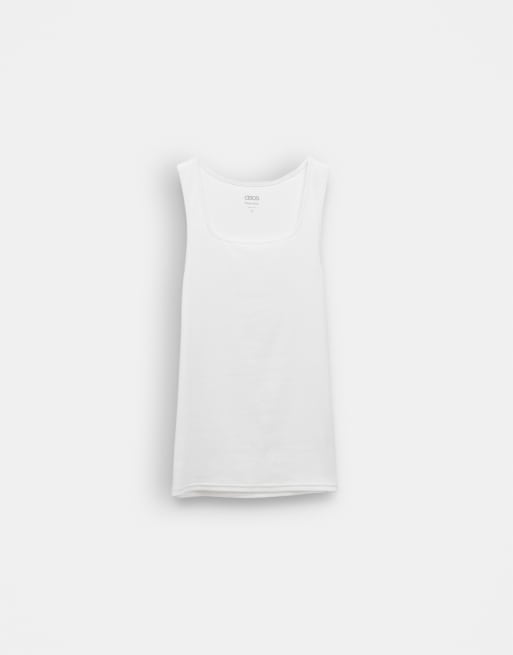 Camiseta blanca básica ajustada de tirantes con cuello cuadrado de canalé de ASOS DESIGN, 6 de 7