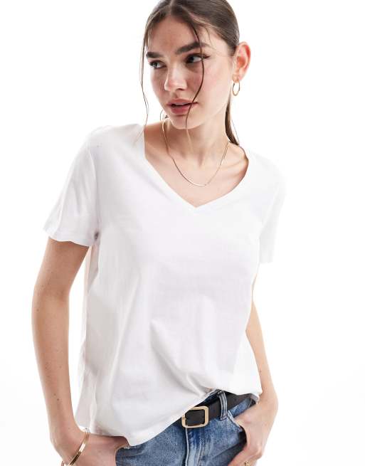 Camiseta blanca basica con cuello de pico de algodon de Pimkie ASOS