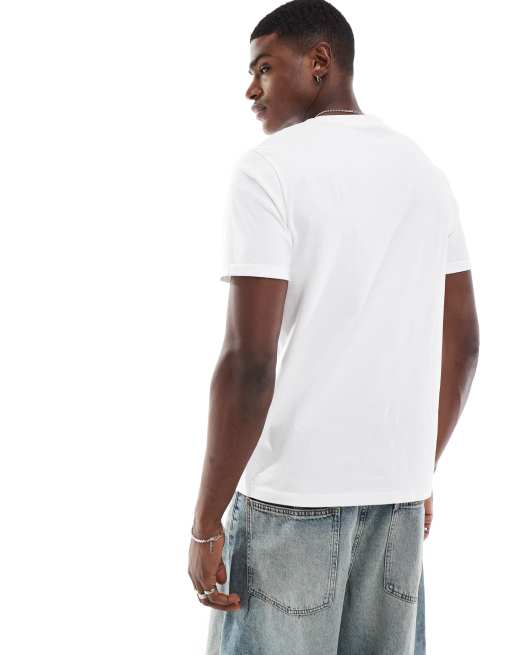 Camiseta blanca básica de corte estándar con mangas vueltas Essentials de ASOS DESIGN, 3 de 4