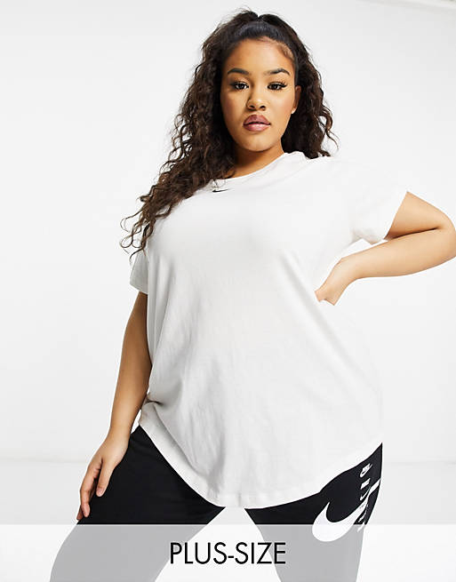 Camiseta blanca básica de Nike Plus WHITE | ASOS