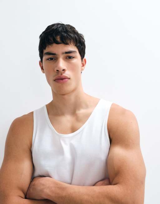 Camiseta blanca básica de tirantes y corte estándar Essentials de ASOS DESIGN, 3 de 5