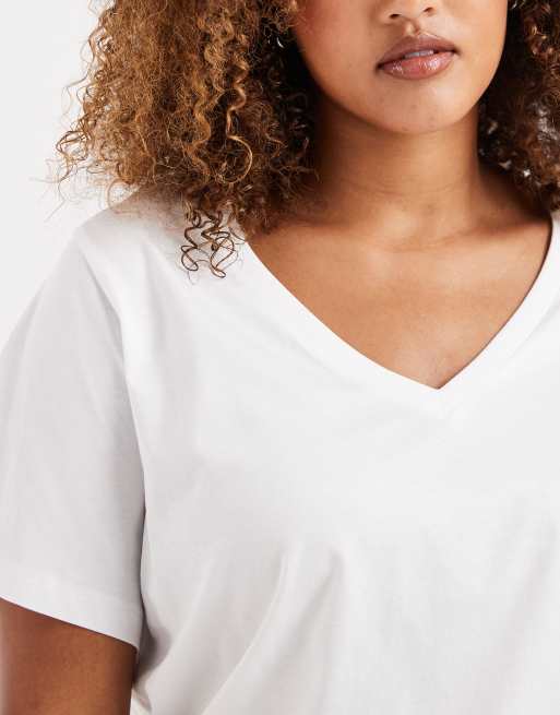 Camiseta blanca con cuello de pico de Vero Moda Curve, 2 de 4