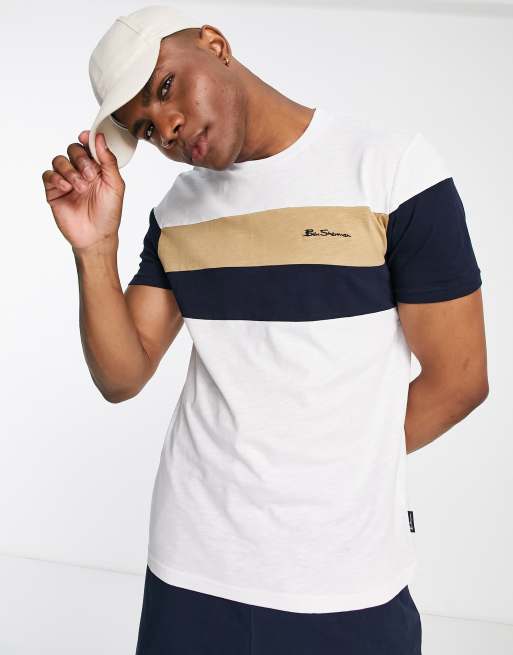 Camiseta blanca con diseño color block de Ben Sherman