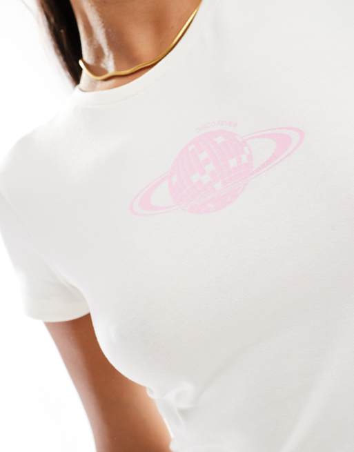 Camiseta blanca con diseño encogido y estampado gráfico de planeta estilo bola de discoteca de ONLY 