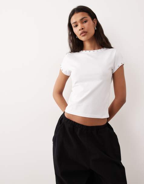 Camiseta blanca con diseño encogido y mangas con tachuelas de ASOS DESIGN - view 1