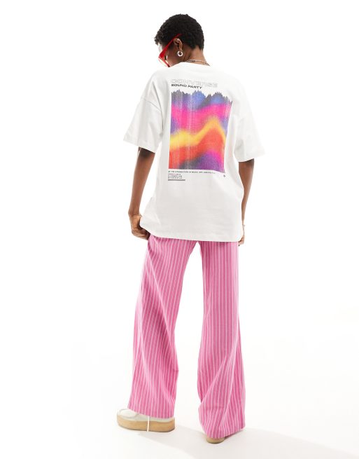 Camiseta blanca con estampado colorido de ondas sonoras de Converse ClassicfuncenterShops x Converse Chuck Taylor 70 s hoga sneakers