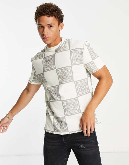 Camiseta blanca con estampado de cachemir de River Island