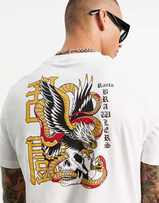 Camiseta blanca con estampado de estilo sukajan en la espalda de ASOS DESIGN