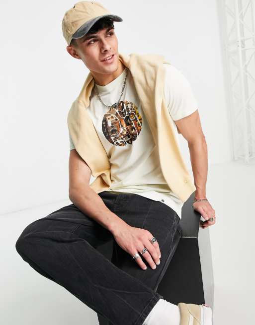 Camiseta blanca con estampado de pared y altavoces de Pretty Green, 4 de 4