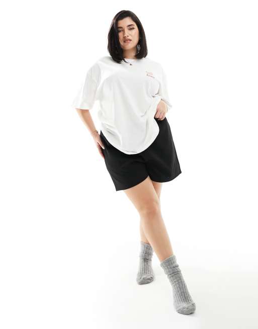 Camiseta blanca con estampado de texto "Rosé over Roses" de In The Style Plus, 2 de 4