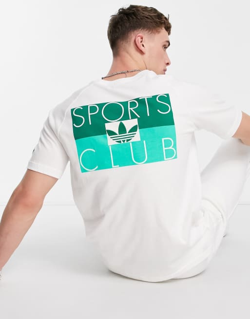 Camiseta blanca con en la Sports Club adidas Originals ASOS