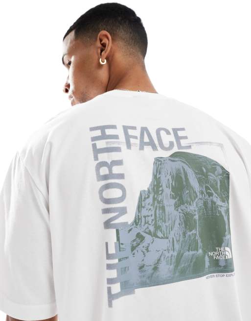 Camiseta blanca con estampado fotográfico Half Dome de The North Face , 2 de 4