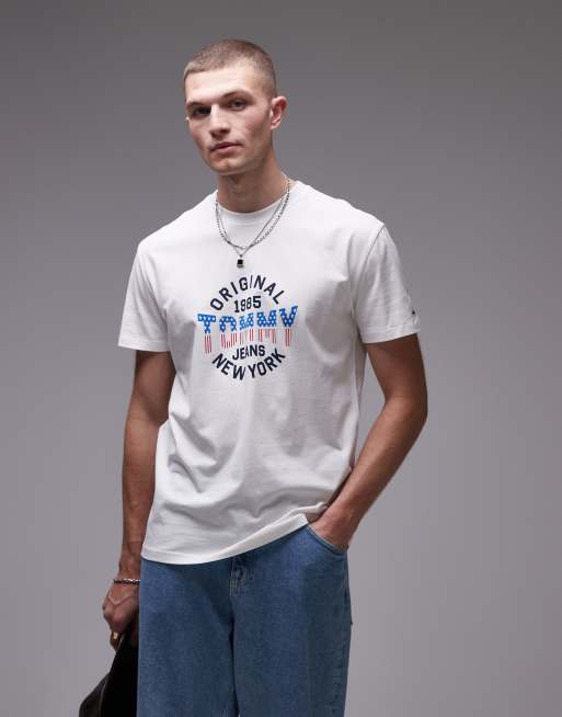 Camiseta blanca con estampado gráfico circular "USA" de Tommy Jeans, 2 de 5