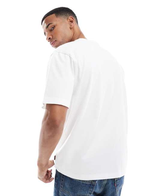 Camiseta blanca con estampado gráfico de coche en el pecho de BOSS Orange, 4 de 4