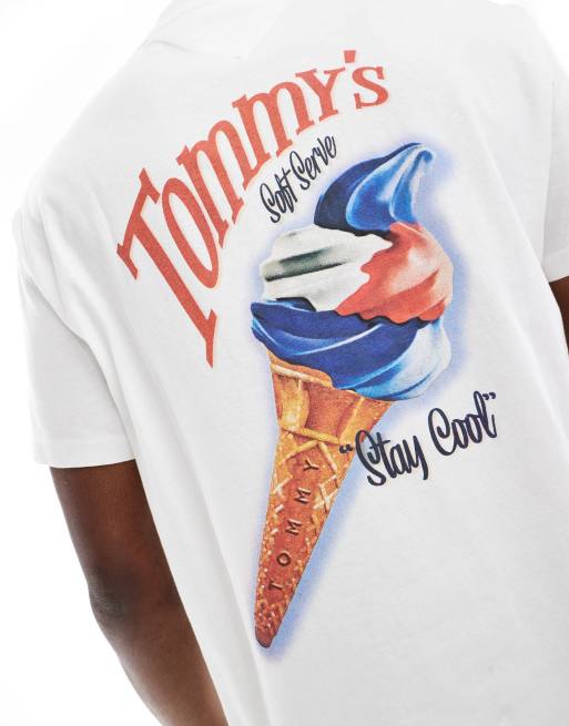 Camiseta blanca con estampado gráfico de helado en la espalda de Tommy Jeans, 3 de 4