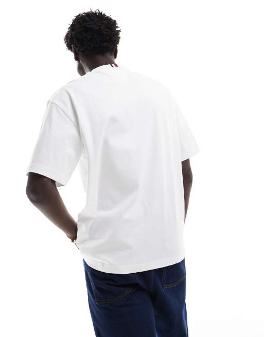 Camiseta blanca con estampado gráfico de logo "New York" de Tommy Hilfiger, 2 de 4