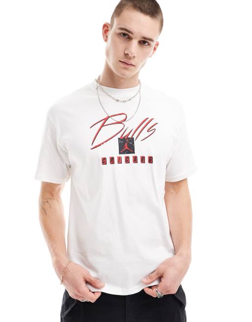 Camiseta blanca con estampado gráfico de los Chicago Bulls de la NBA de Nike Basketball 