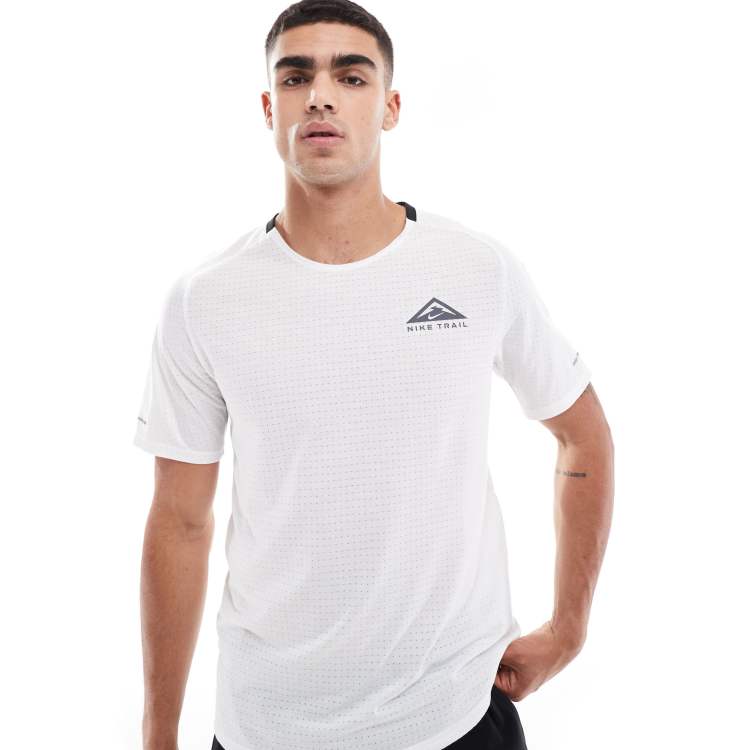 Camiseta nike trail online