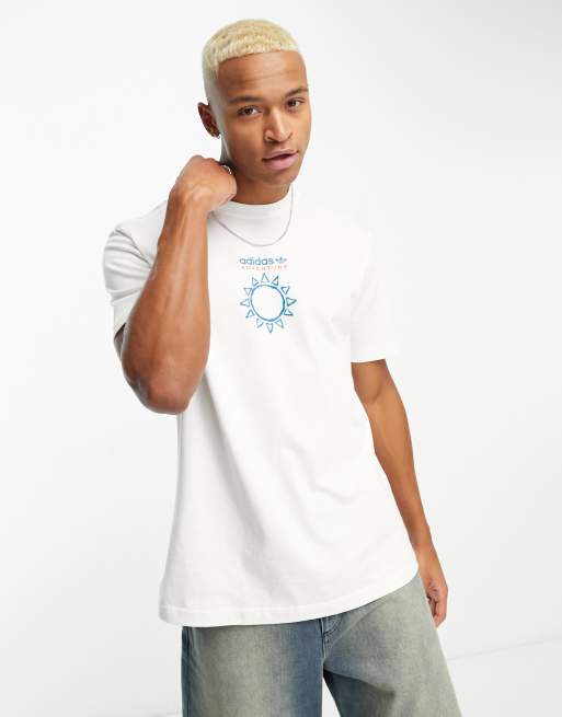 Camiseta blanca con estampado gráfico de sol Adventure de adidas Originals