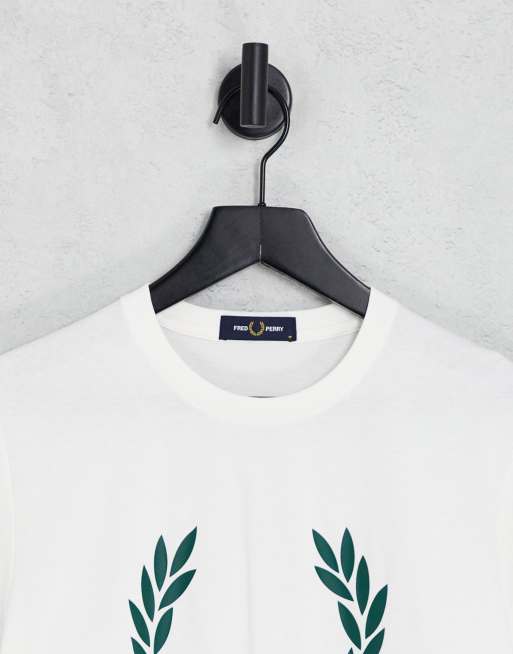 blanca con estampado de corona de laurel de Fred Perry | ASOS