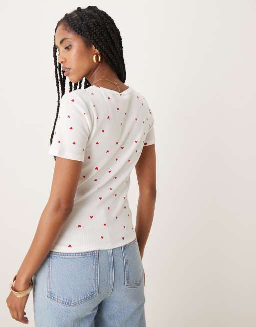 Camiseta blanca con estampado integral de corazones rojos de canalé de JDY, 4 de 4