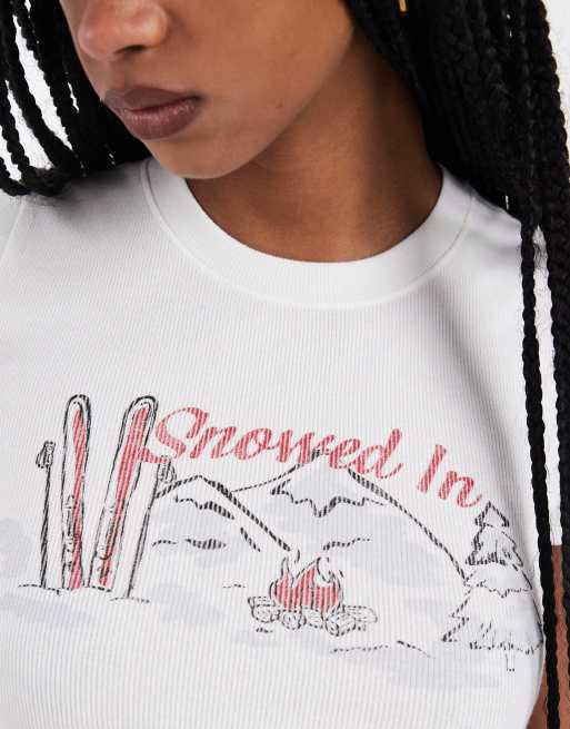 Camiseta blanca con gráfico navideño de Hollister, 4 de 4